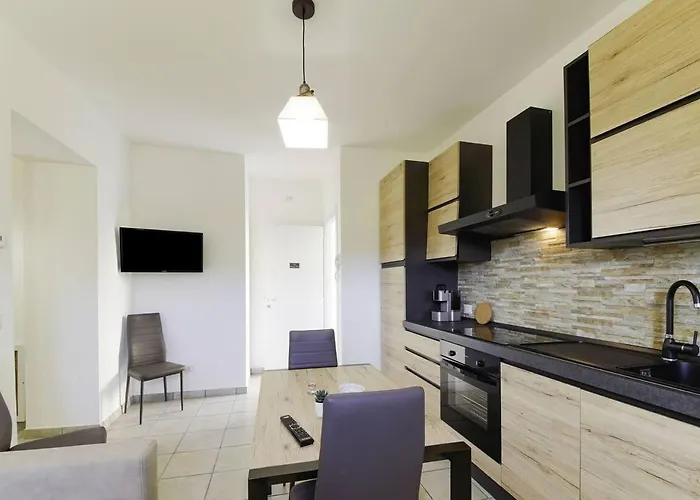 Saecula Natural Village Experience *