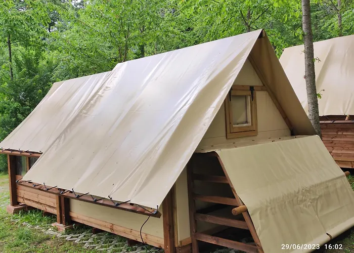 Saecula Natural Village Experience Κάμπινγκ *